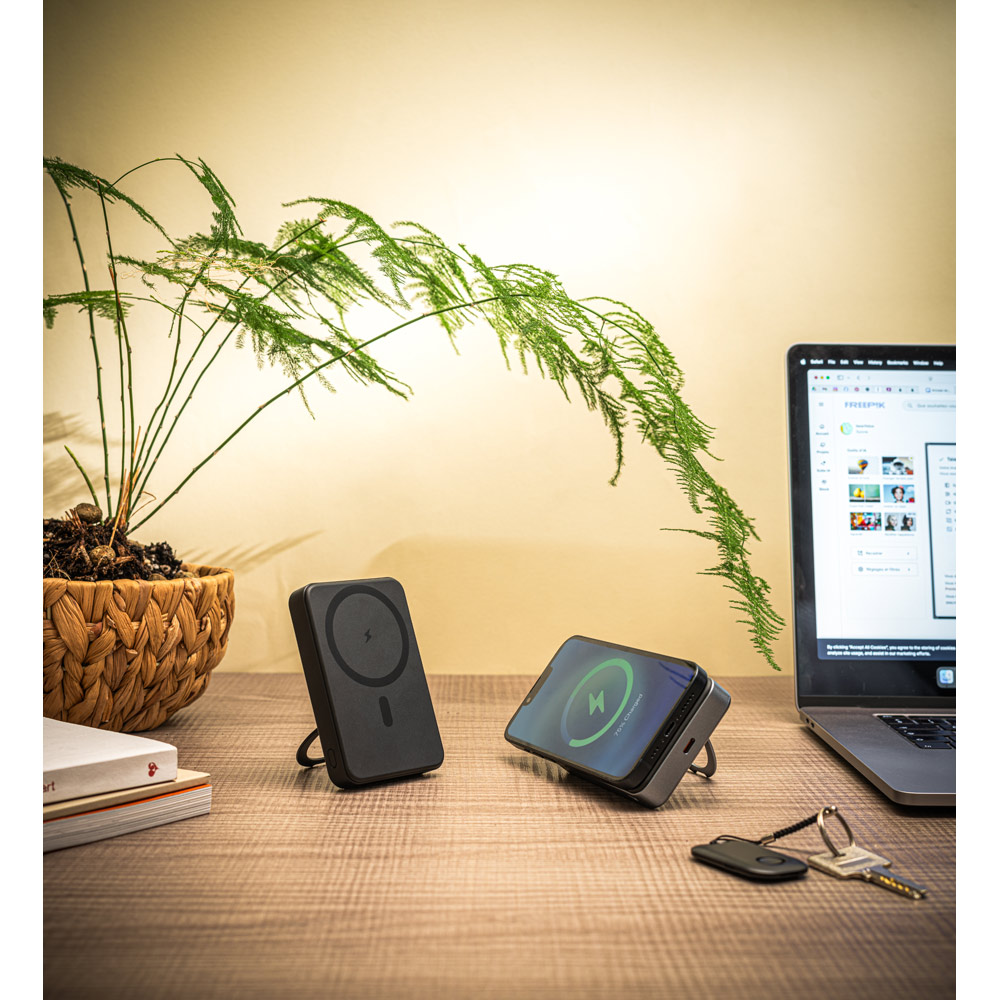 WARSHEL 10. Bateria portátil magnética em ABS 100% reciclado com suporte, carregador por indução (wireless) super-rápido 15W e capacidade de 10'000 mAh - Imagem 4